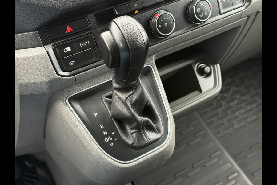 Volkswagen Crafter 2.0 TDI 141 PK AUTOMAAT / L3H2 / HIGHLINE / 3 TONS TREKHAAK / CAMERA / LED / COMFORT STOEL / ADAPTIVE CRUISE / AIRCO