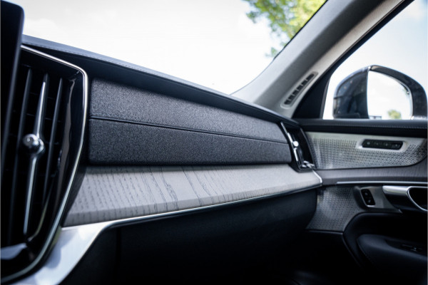 Volvo XC90 T8 Plug-in hybrid AWD ULTRA DARK **Lucht vering** Trekhaak**Panodak B&W**Stoelventilatie+Massage
