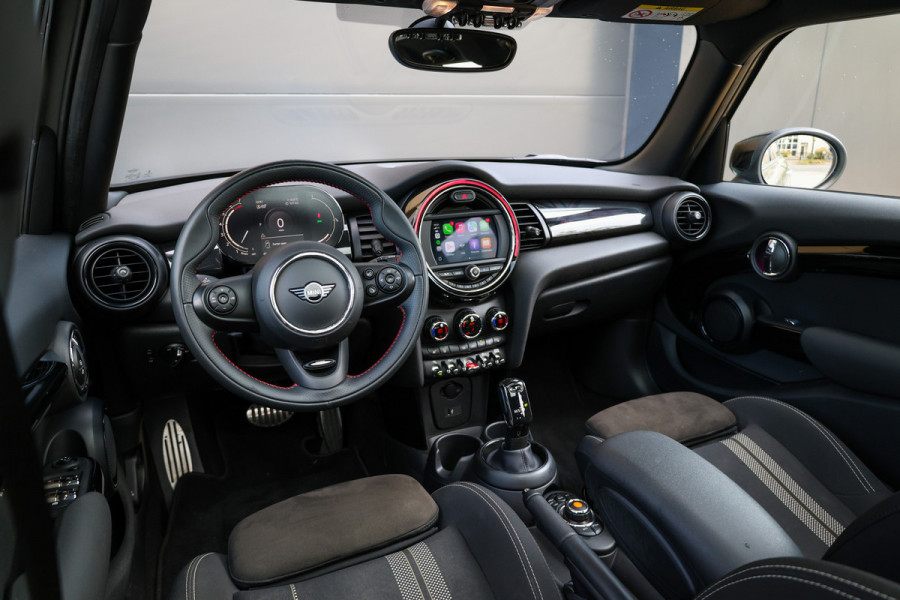 MINI 5-deurs 1.5 Cooper Dalston Edition | JCW | PANO | CARPLAY | KEYLESS | STOELVERWARMING |