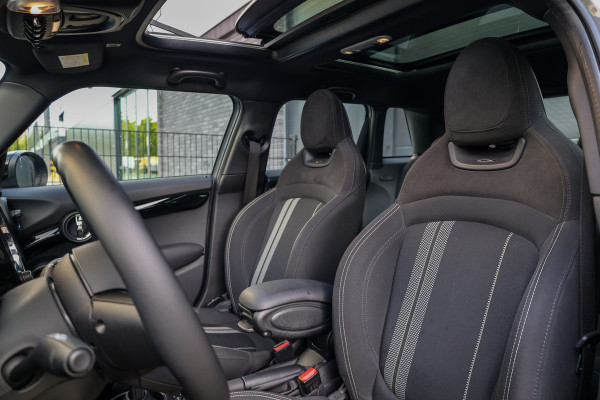 MINI 5-deurs 1.5 Cooper Dalston Edition | JCW | PANO | CARPLAY | KEYLESS | STOELVERWARMING |