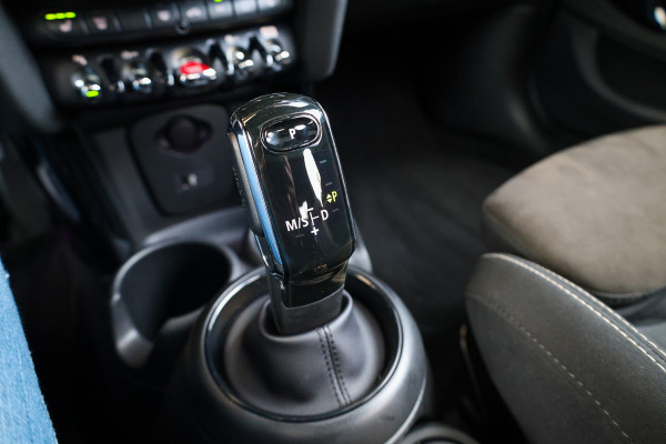 MINI 5-deurs 1.5 Cooper Dalston Edition | JCW | PANO | CARPLAY | KEYLESS | STOELVERWARMING |