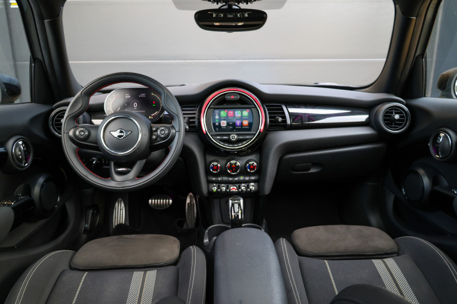 MINI 5-deurs 1.5 Cooper Dalston Edition | JCW | PANO | CARPLAY | KEYLESS | STOELVERWARMING |