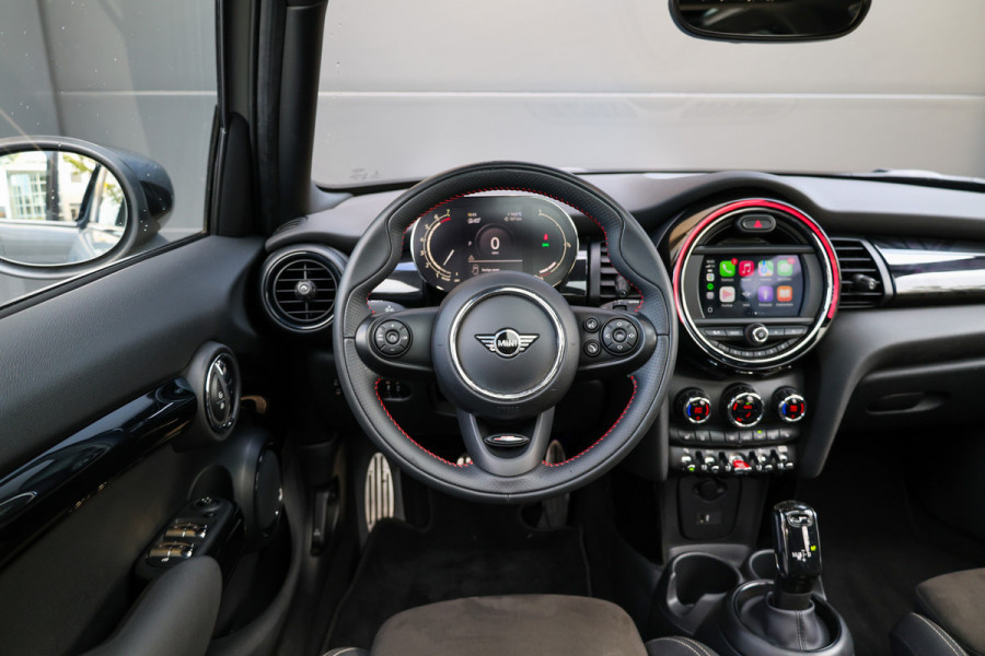 MINI 5-deurs 1.5 Cooper Dalston Edition | JCW | PANO | CARPLAY | KEYLESS | STOELVERWARMING |