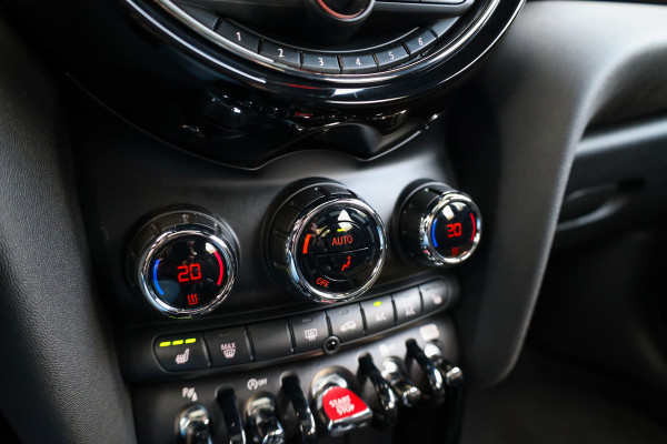 MINI 5-deurs 1.5 Cooper Dalston Edition | JCW | PANO | CARPLAY | KEYLESS | STOELVERWARMING |