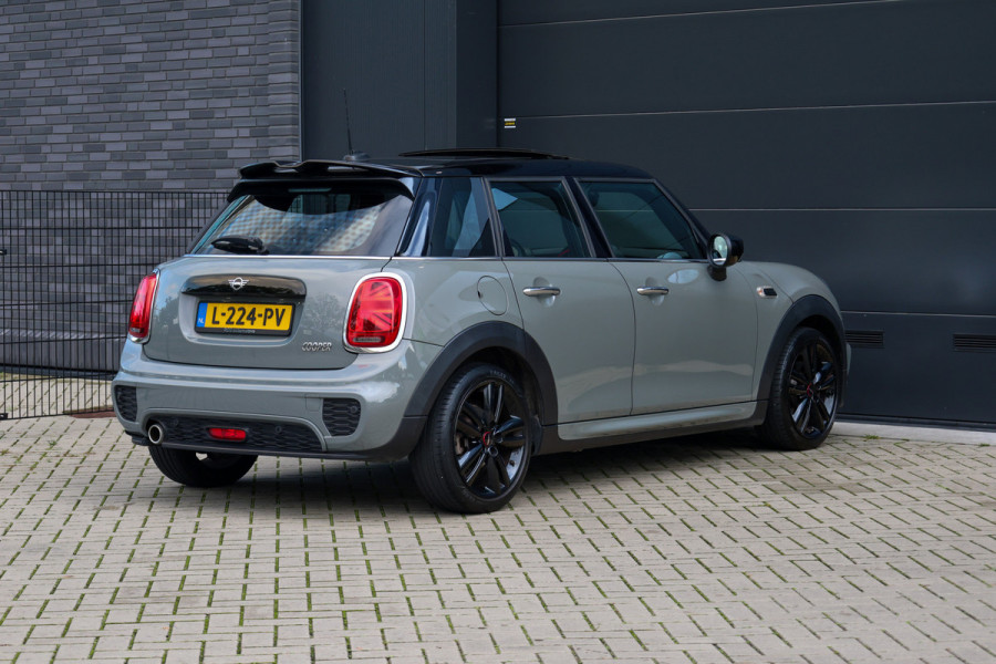 MINI 5-deurs 1.5 Cooper Dalston Edition | JCW | PANO | CARPLAY | KEYLESS | STOELVERWARMING |