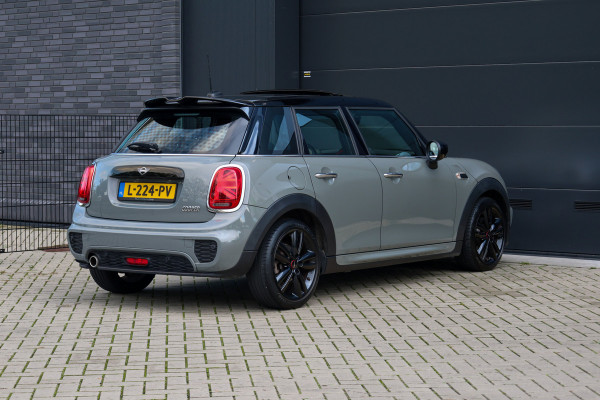 MINI 5-deurs 1.5 Cooper Dalston Edition | JCW | PANO | CARPLAY | KEYLESS | STOELVERWARMING |