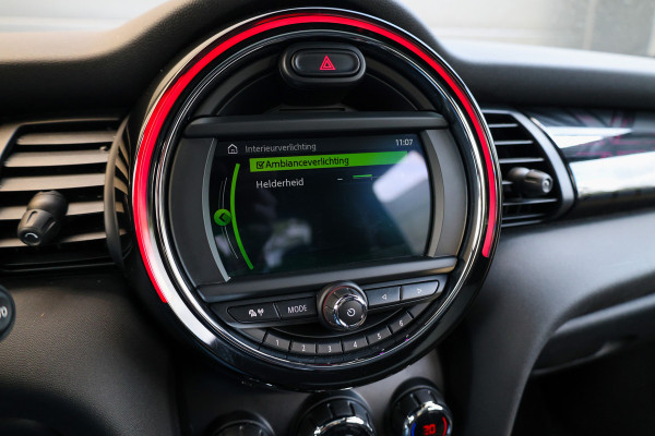 MINI 5-deurs 1.5 Cooper Dalston Edition | JCW | PANO | CARPLAY | KEYLESS | STOELVERWARMING |