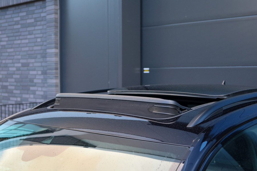 Volkswagen T-Roc 1.5 TSI R-Line | BTW | PANO | IQ-LIGHT | BEATS | ADAPTIEVE DEMPERS | KEYLESS |