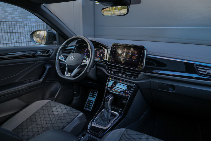 Volkswagen T-Roc 1.5 TSI R-Line | BTW | PANO | IQ-LIGHT | BEATS | ADAPTIEVE DEMPERS | KEYLESS |