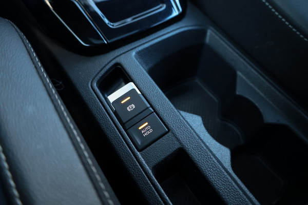 Volkswagen T-Roc 1.5 TSI R-Line | BTW | PANO | IQ-LIGHT | BEATS | ADAPTIEVE DEMPERS | KEYLESS |