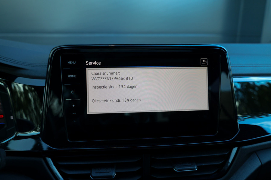 Volkswagen T-Roc 1.5 TSI R-Line | BTW | PANO | IQ-LIGHT | BEATS | ADAPTIEVE DEMPERS | KEYLESS |