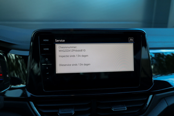 Volkswagen T-Roc 1.5 TSI R-Line | BTW | PANO | IQ-LIGHT | BEATS | ADAPTIEVE DEMPERS | KEYLESS |