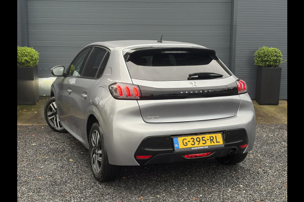 Peugeot 208 1.2 PureTech Allure ✓101pk✓D-riem vv 10-2025✓Dealer Onderhouden✓Carplay✓Draadloze telefoonlader✓360 ° Camera✓Afn Trekhaak✓Navi✓Clima✓Cruise✓Lm velgen✓6 Bak✓Keyless✓Halfleder✓Rijstrooksensor✓Pdc V+A✓N.A.P✓Apk tot 09-2028