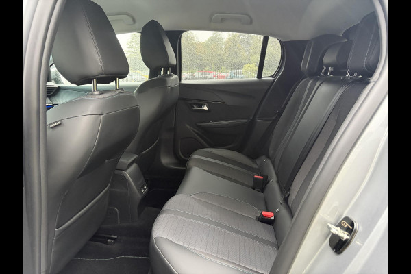 Peugeot 208 1.2 PureTech Allure ✓101pk✓D-riem vv 10-2025✓Dealer Onderhouden✓Carplay✓Draadloze telefoonlader✓360 ° Camera✓Afn Trekhaak✓Navi✓Clima✓Cruise✓Lm velgen✓6 Bak✓Keyless✓Halfleder✓Rijstrooksensor✓Pdc V+A✓N.A.P✓Apk tot 09-2028