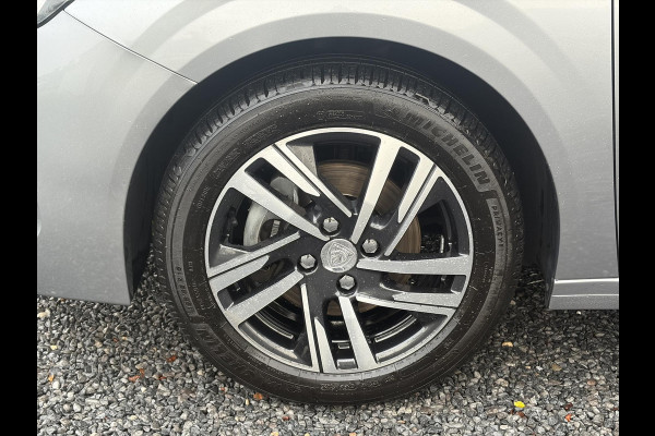 Peugeot 208 1.2 PureTech Allure ✓101pk✓D-riem vv 10-2025✓Dealer Onderhouden✓Carplay✓Draadloze telefoonlader✓360 ° Camera✓Afn Trekhaak✓Navi✓Clima✓Cruise✓Lm velgen✓6 Bak✓Keyless✓Halfleder✓Rijstrooksensor✓Pdc V+A✓N.A.P✓Apk tot 09-2028