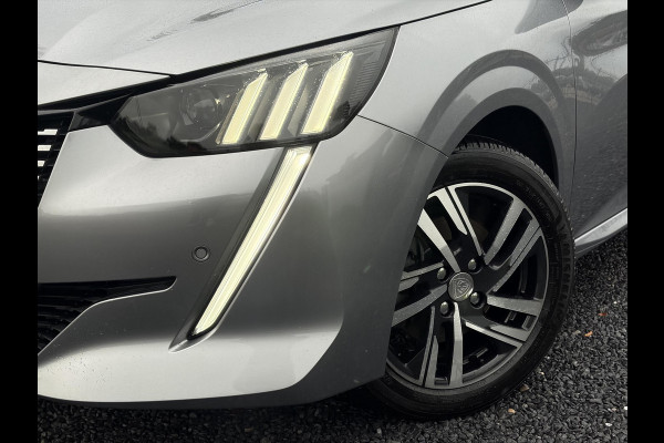 Peugeot 208 1.2 PureTech Allure ✓101pk✓D-riem vv 10-2025✓Dealer Onderhouden✓Carplay✓Draadloze telefoonlader✓360 ° Camera✓Afn Trekhaak✓Navi✓Clima✓Cruise✓Lm velgen✓6 Bak✓Keyless✓Halfleder✓Rijstrooksensor✓Pdc V+A✓N.A.P✓Apk tot 09-2028