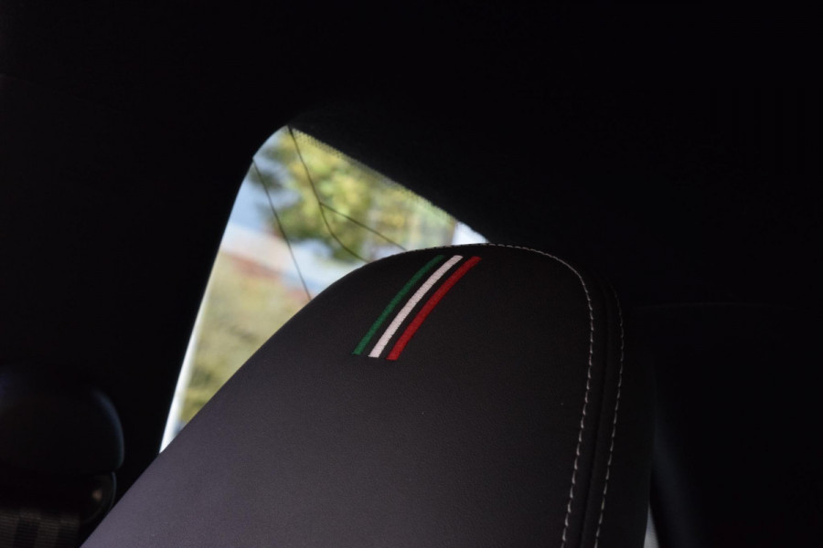 Abarth 500 1.4 T-Jet 180pk|70th Anniversary|1 van 1949