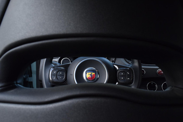 Abarth 695 1.4 T-Jet 180pk|70th Anniversary|1 van 1949