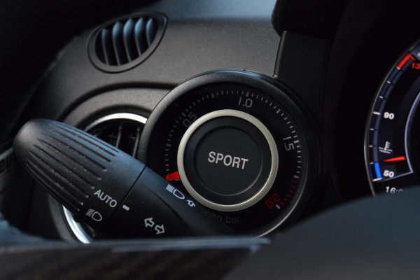 Abarth 695 1.4 T-Jet 180pk|70th Anniversary|1 van 1949