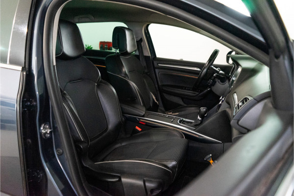 Renault Mégane Estate 1.3 TCe Bose 141PK NL AUTO+NAP | Trekhaak | Camera&Aut. Inparkeren | Blind Spot | Titanium Grey