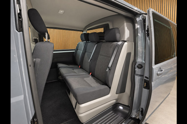 Volkswagen Transporter 2.0 TDI L2H1 Bulli DC | Virtual | Discover Pro | ACC | Bi-Xenon | Camera | Navigatie | Trekhaak | Stoelverwarming | DAB | Orig. NL auto | Nieuwe APK