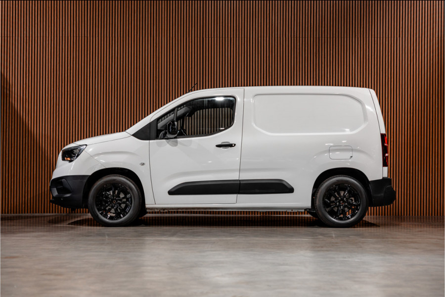 Opel Combo 1.5D | CarPlay | Cruise control | Stuurwielverwarming | 3-Zitter | Airco | DAB | Nieuwe APK