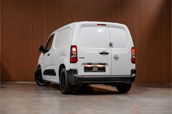 Opel Combo 1.5D | CarPlay | Cruise control | Stuurwielverwarming | 3-Zitter | Airco | DAB | Nieuwe APK