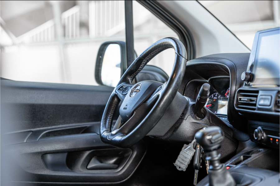 Opel Combo 1.5D | CarPlay | Cruise control | Stuurwielverwarming | 3-Zitter | Airco | DAB | Nieuwe APK
