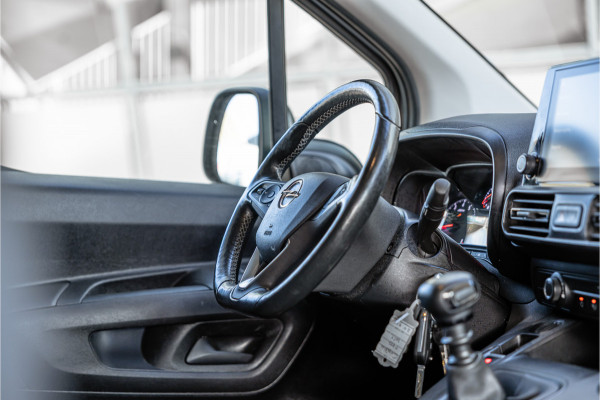 Opel Combo 1.5D | CarPlay | Cruise control | Stuurwielverwarming | 3-Zitter | Airco | DAB | Nieuwe APK