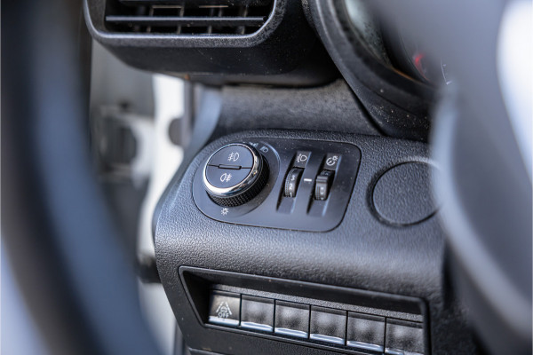 Opel Combo 1.5D | CarPlay | Cruise control | Stuurwielverwarming | 3-Zitter | Airco | DAB | Nieuwe APK