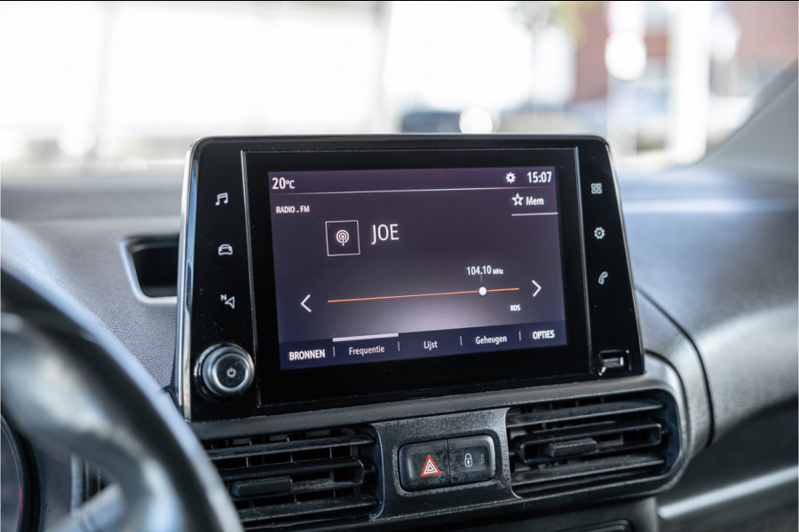 Opel Combo 1.5D | CarPlay | Cruise control | Stuurwielverwarming | 3-Zitter | Airco | DAB | Nieuwe APK