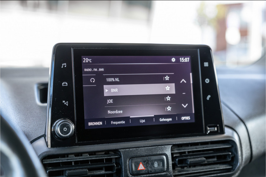 Opel Combo 1.5D | CarPlay | Cruise control | Stuurwielverwarming | 3-Zitter | Airco | DAB | Nieuwe APK