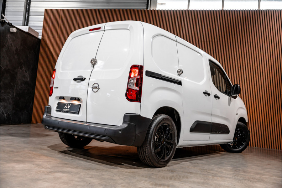 Opel Combo 1.5D | CarPlay | Cruise control | Stuurwielverwarming | 3-Zitter | Airco | DAB | Nieuwe APK