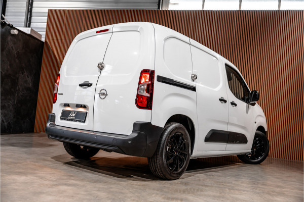 Opel Combo 1.5D | CarPlay | Cruise control | Stuurwielverwarming | 3-Zitter | Airco | DAB | Nieuwe APK