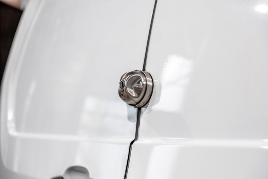 Opel Combo 1.5D | CarPlay | Cruise control | Stuurwielverwarming | 3-Zitter | Airco | DAB | Nieuwe APK