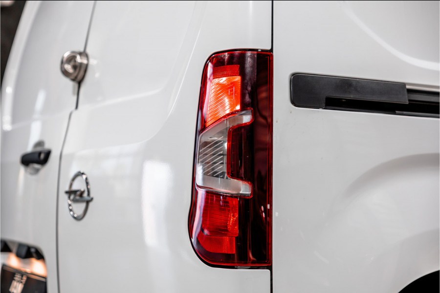 Opel Combo 1.5D | CarPlay | Cruise control | Stuurwielverwarming | 3-Zitter | Airco | DAB | Nieuwe APK