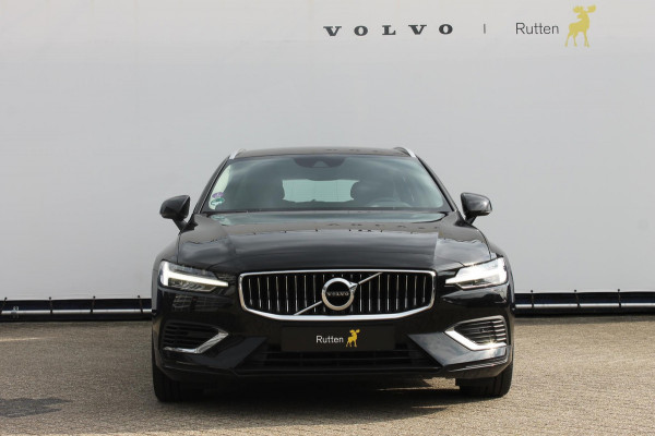 Volvo V60 T6 340PK Automaat Recharge AWD Business Pro Road Sign Information / Adaptieve Cruise Control / 18" lichtmetalen velgen / Stoelverwarming / Stuurwielverwarming /