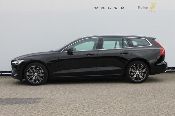 Volvo V60 T6 340PK Automaat Recharge AWD Business Pro Road Sign Information / Adaptieve Cruise Control / 18" lichtmetalen velgen / Stoelverwarming / Stuurwielverwarming /