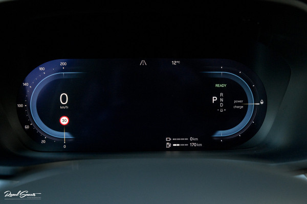 Volvo V60 2.0 T8 Plug-in hybrid AWD Ultimate Dark | Zwenkbare trekhaak | Panoramadak | Adaptieve cruise | Memory | Harman Kardon |