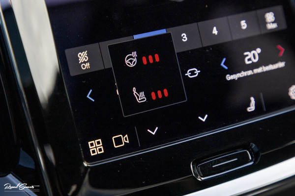 Volvo V60 2.0 T8 Plug-in hybrid AWD Ultimate Dark | Zwenkbare trekhaak | Panoramadak | Adaptieve cruise | Memory | Harman Kardon |