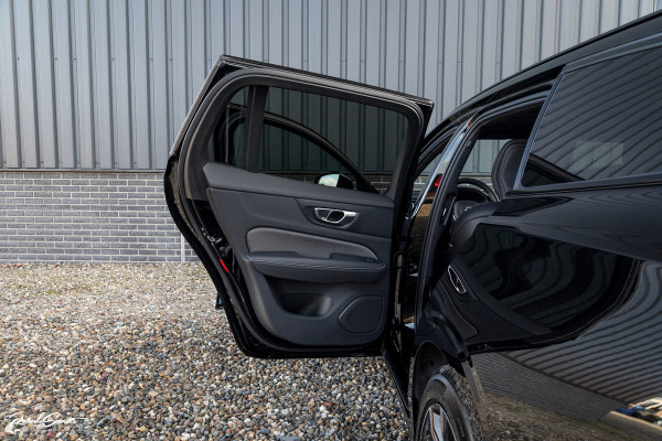Volvo V60 2.0 T8 Plug-in hybrid AWD Ultimate Dark | Zwenkbare trekhaak | Panoramadak | Adaptieve cruise | Memory | Harman Kardon |
