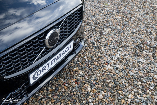 Volvo V60 2.0 T8 Plug-in hybrid AWD Ultimate Dark | Zwenkbare trekhaak | Panoramadak | Adaptieve cruise | Memory | Harman Kardon |