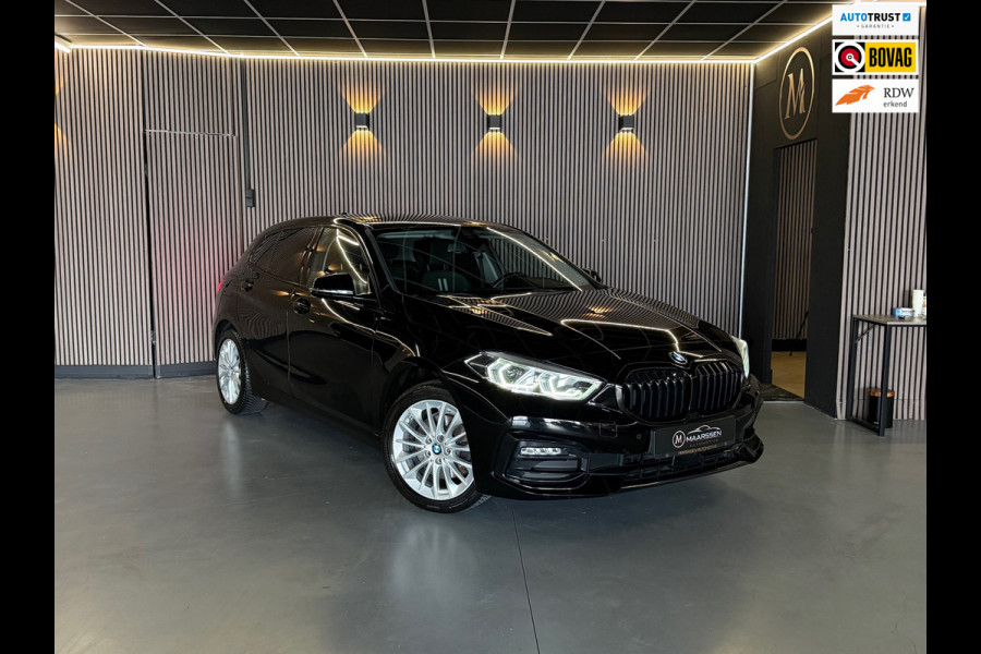 BMW 1-serie 118i Executive Edition |Digtale Dash|Automaat|Apple Carplay|Keyless|Camera