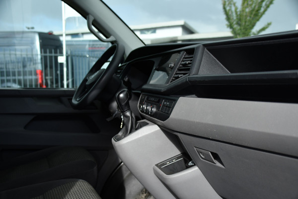 Volkswagen Transporter 2.0 TDI L2H1 DC PB Edition MARGE! Cruise, Carplay, Airco, 150pk, Sensoren, Trekhaak, Multimedia, Automaat, Uniek!
