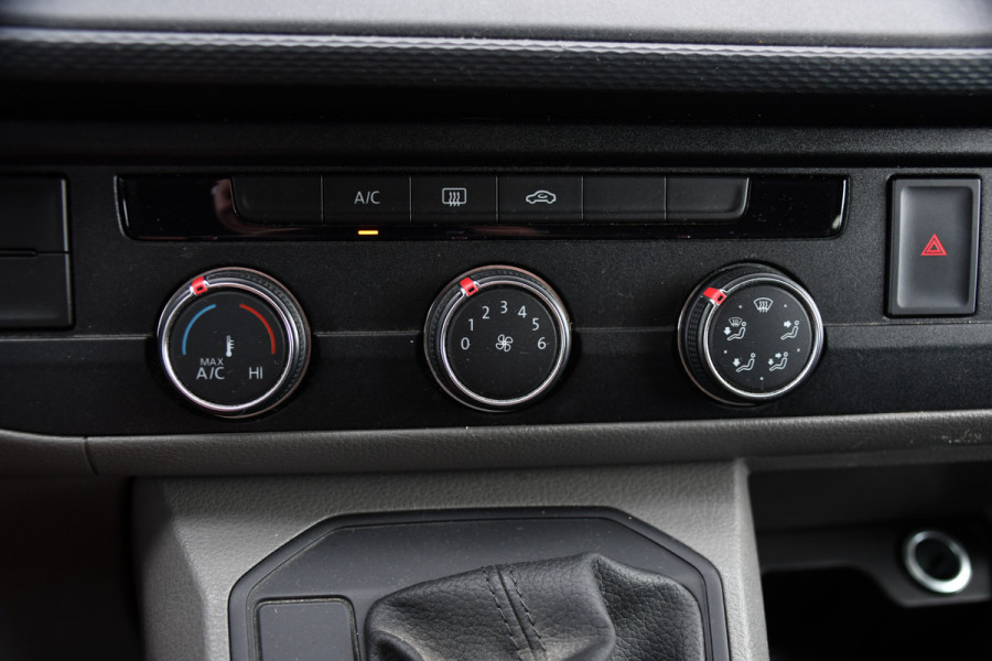 Volkswagen Transporter 2.0 TDI L2H1 DC PB Edition MARGE! Cruise, Carplay, Airco, 150pk, Sensoren, Trekhaak, Multimedia, Automaat, Uniek!