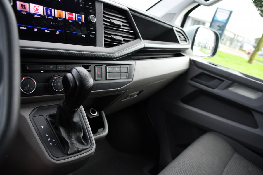 Volkswagen Transporter 2.0 TDI L2H1 DC PB Edition MARGE! Cruise, Carplay, Airco, 150pk, Sensoren, Trekhaak, Multimedia, Automaat, Uniek!