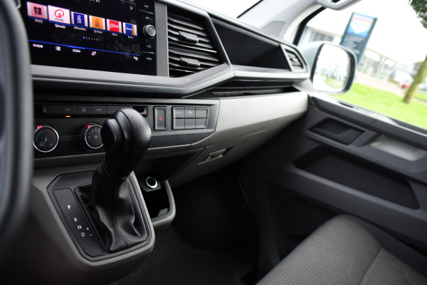 Volkswagen Transporter 2.0 TDI L2H1 DC PB Edition MARGE! Cruise, Carplay, Airco, 150pk, Sensoren, Trekhaak, Multimedia, Automaat, Uniek!