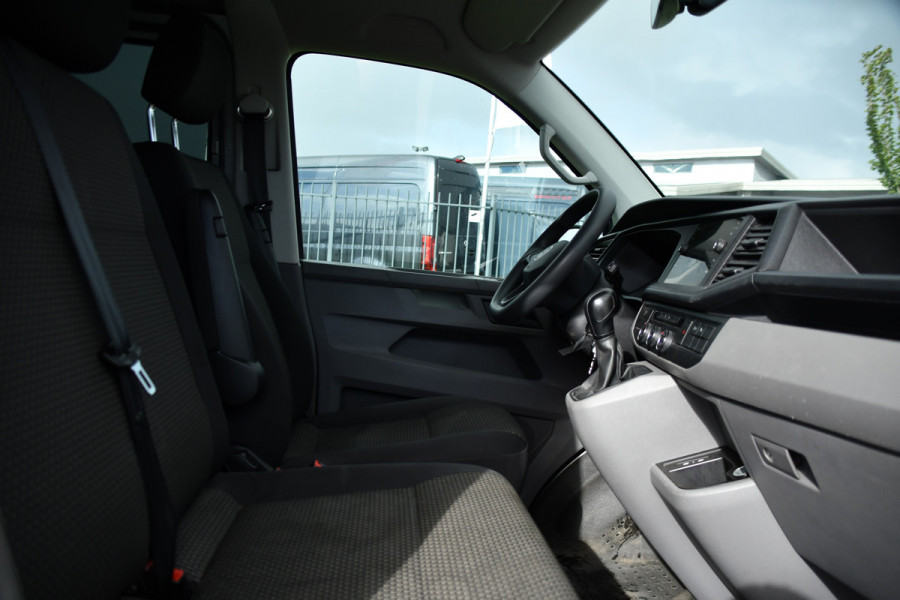 Volkswagen Transporter 2.0 TDI L2H1 DC PB Edition MARGE! Cruise, Carplay, Airco, 150pk, Sensoren, Trekhaak, Multimedia, Automaat, Uniek!