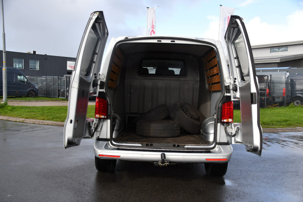 Volkswagen Transporter 2.0 TDI L2H1 DC PB Edition MARGE! Cruise, Carplay, Airco, 150pk, Sensoren, Trekhaak, Multimedia, Automaat, Uniek!