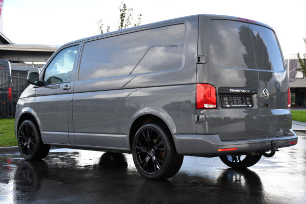Volkswagen Transporter 2.0 TDI L1H1 30 PB Edition Camera, Cruise, Carplay, Trekhaak, Sensoren, Automaat, 150pk, Multimedia, Uniek!